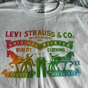 New Levi’s T-Shirt Size XL & L
